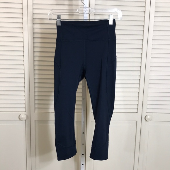Lululemon In Movement Crop Everlux 19" Nocturnal Teal Size 4 - Picture 6 of 16